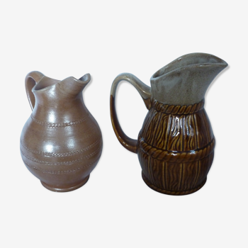 2 pitchers in Brown stoneware and ceramic