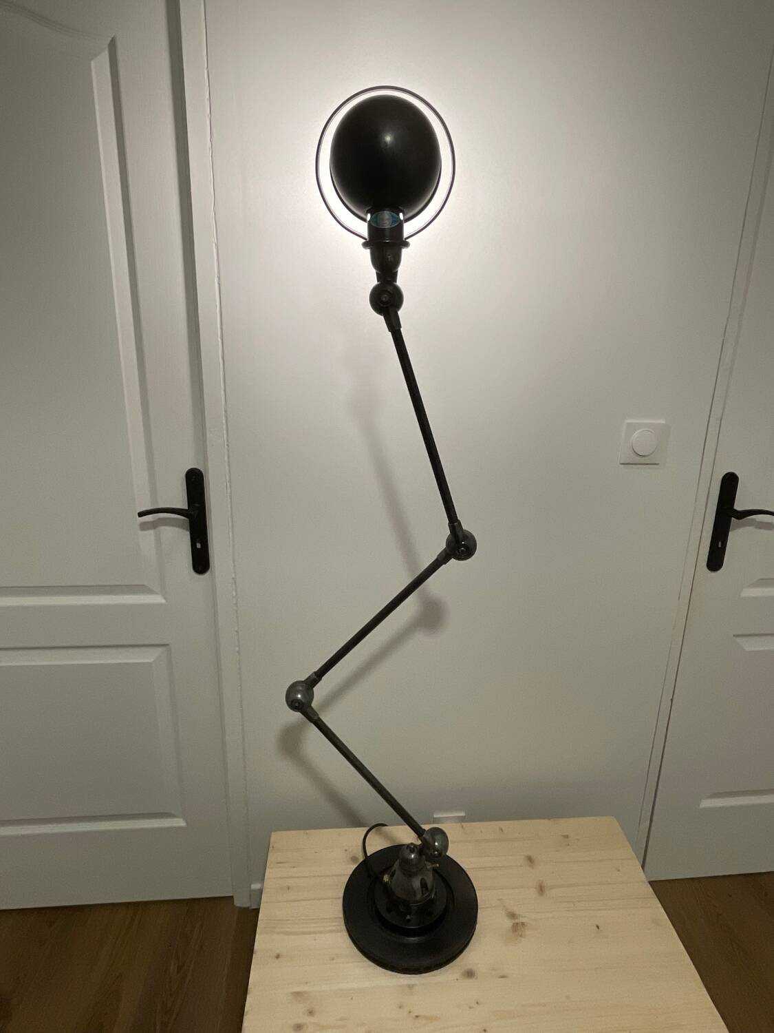 Jielde lamp with graphite patina