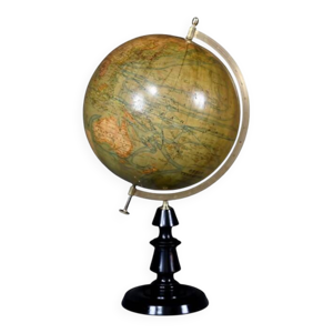 Globe terrestre signé