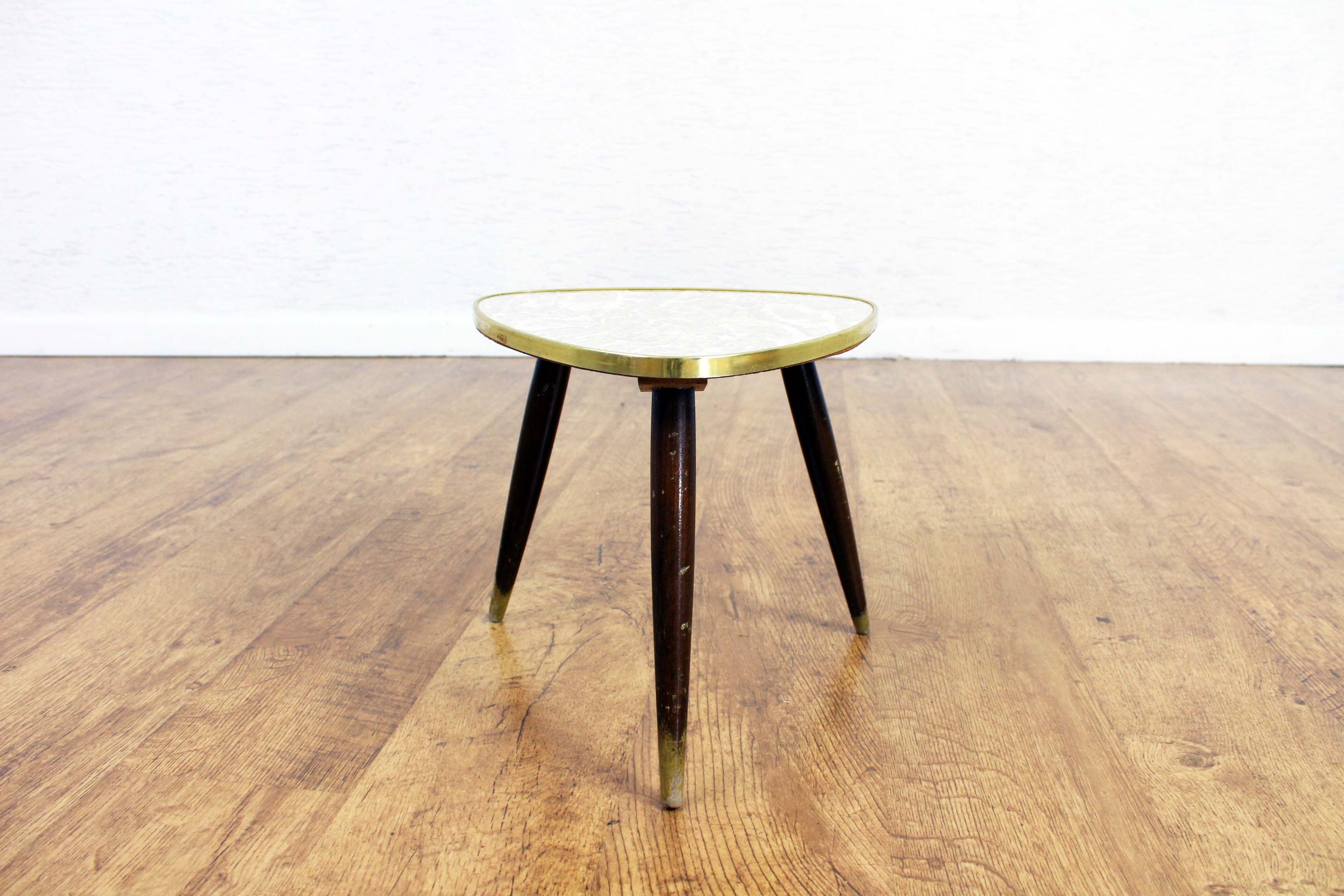 Tripod plant holder 70