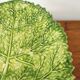 Assiette feuille de chou Barbotine