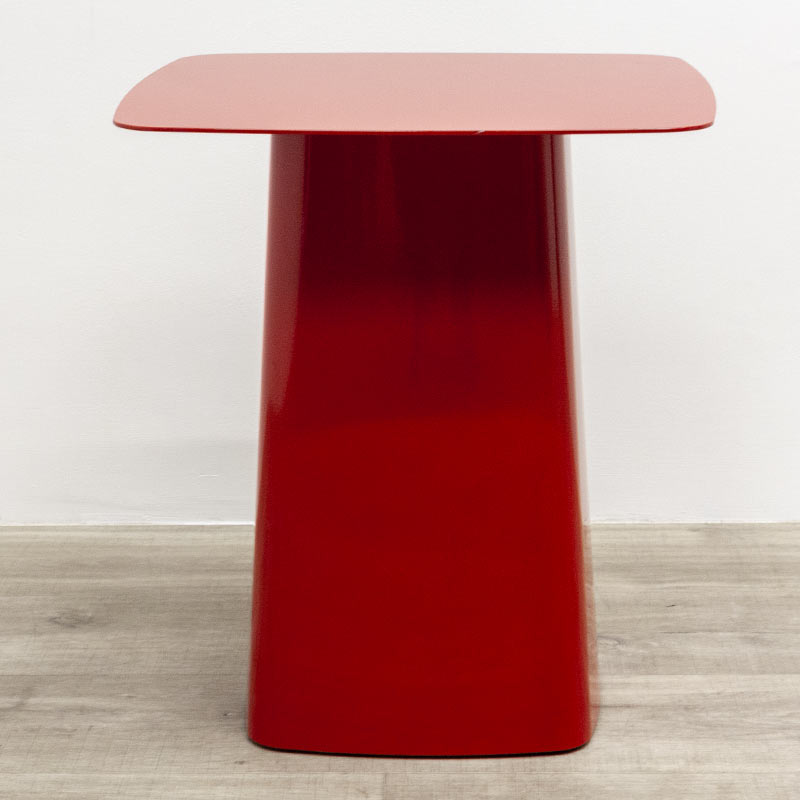 Red coffee table Vitra metal side table