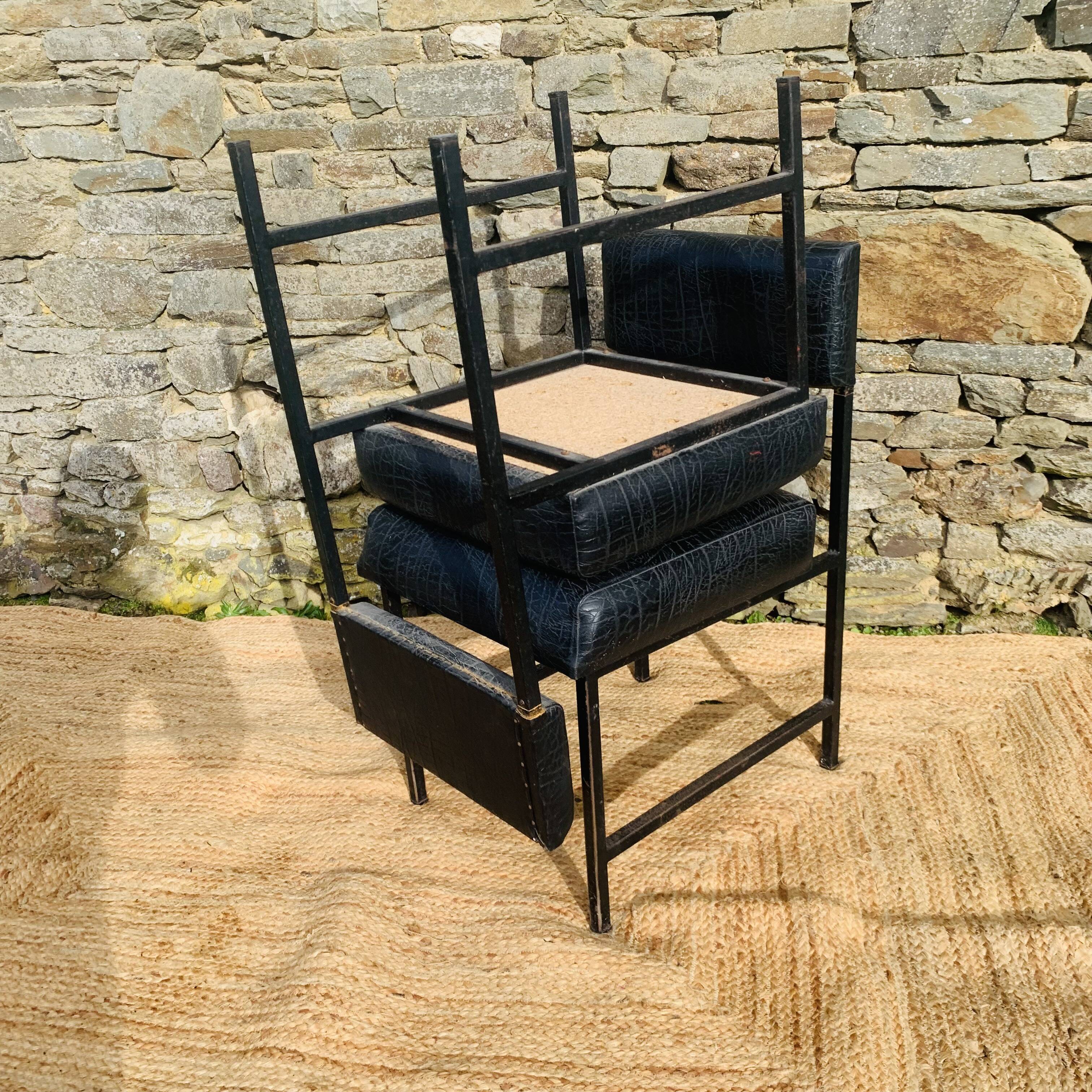 Ensemble de 4 chauffeuses modernistes