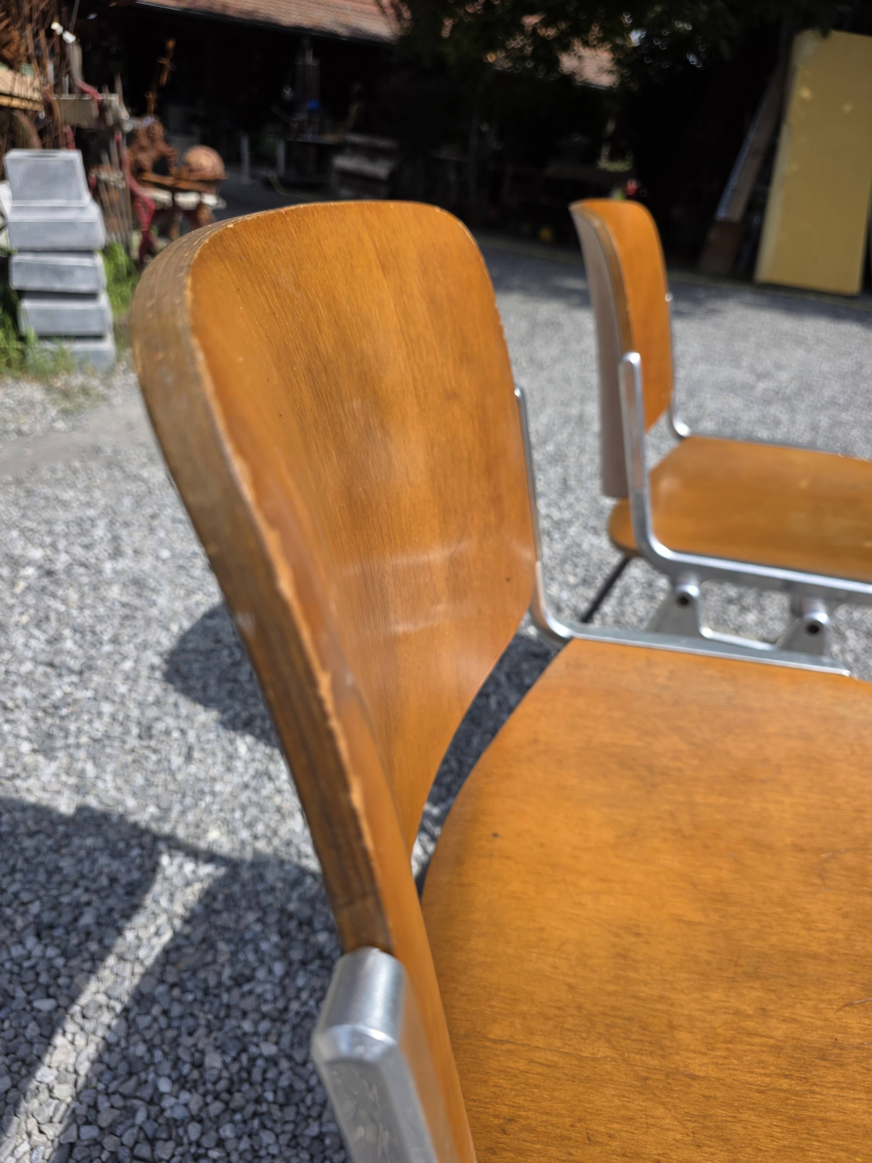 Paire de chaises "DSC 106" par Giancarlo Piretti pour Castelli, 1960