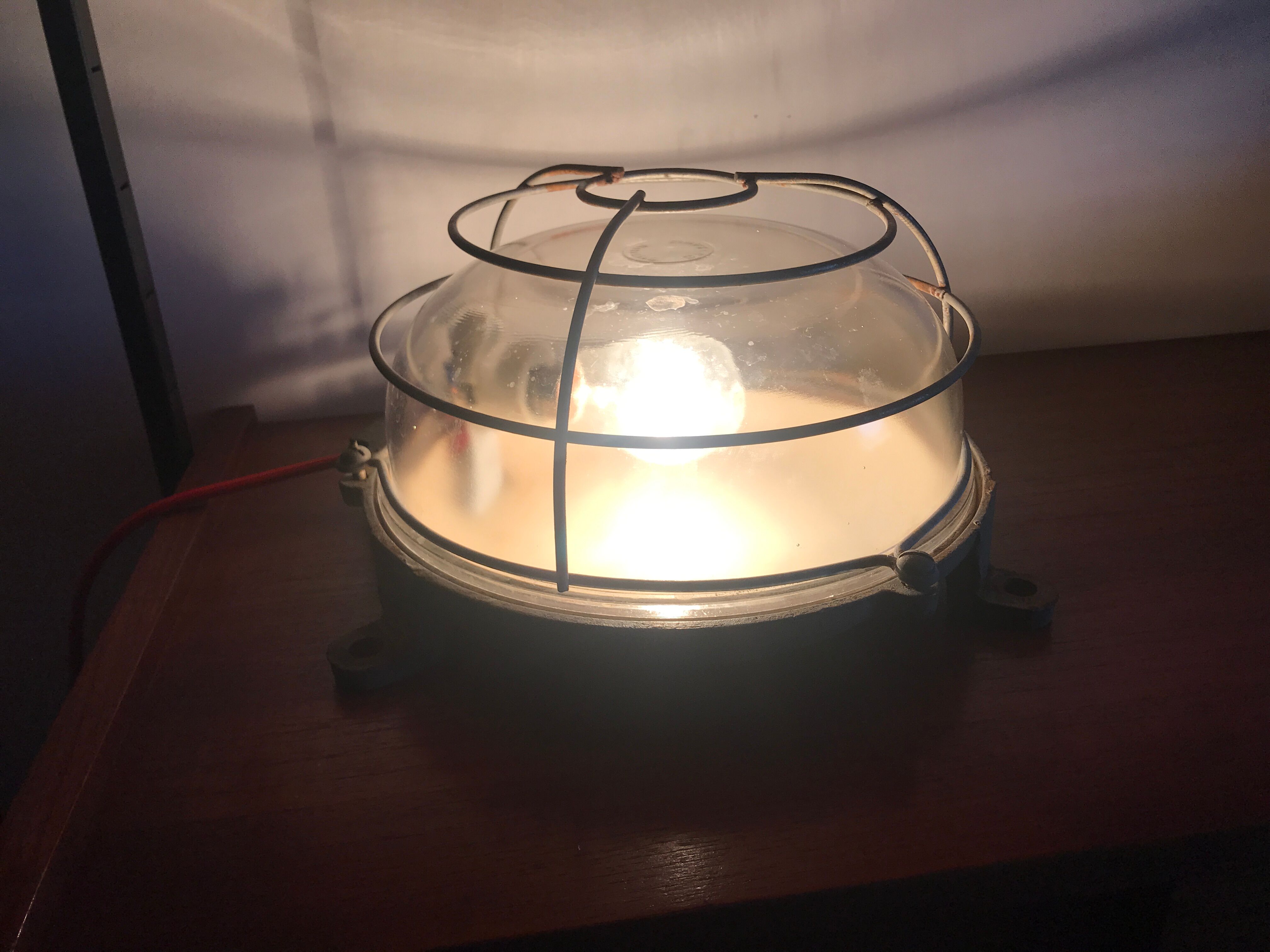 Mapelec cast iron porthole lamp
