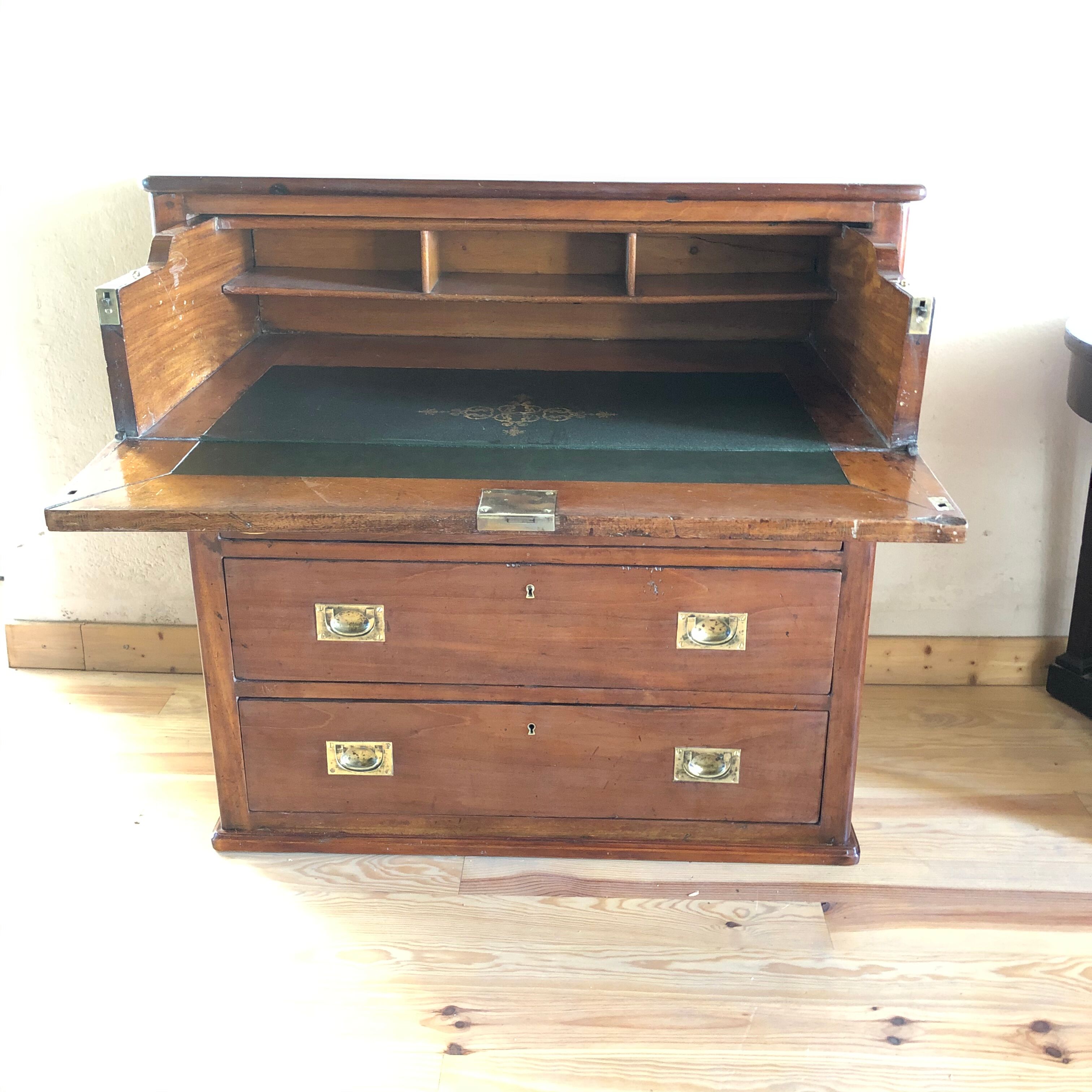 French marine work dresser