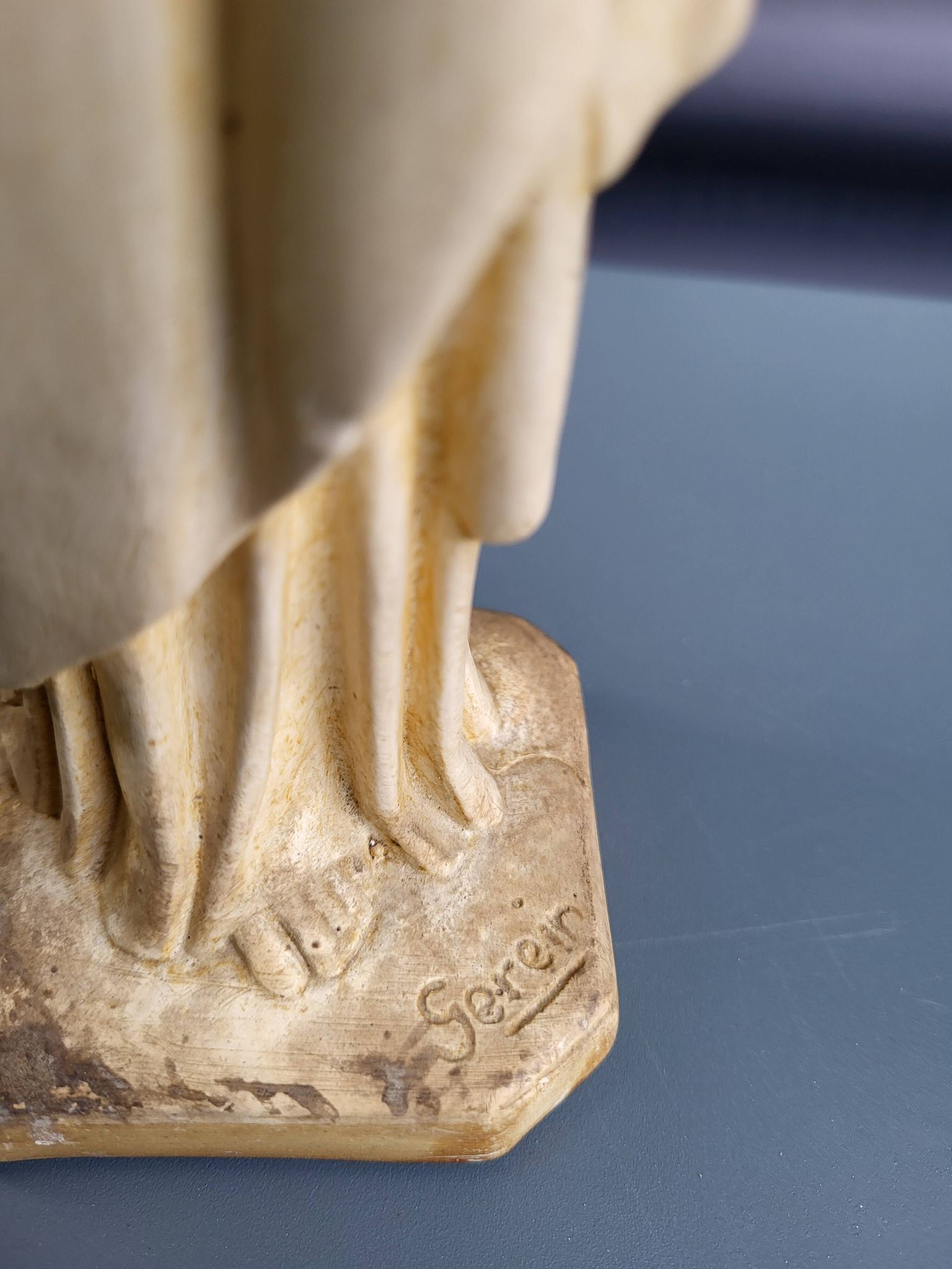 Old plaster statue of the Sacred Heart of Jesus, signed Serein, Made in France.