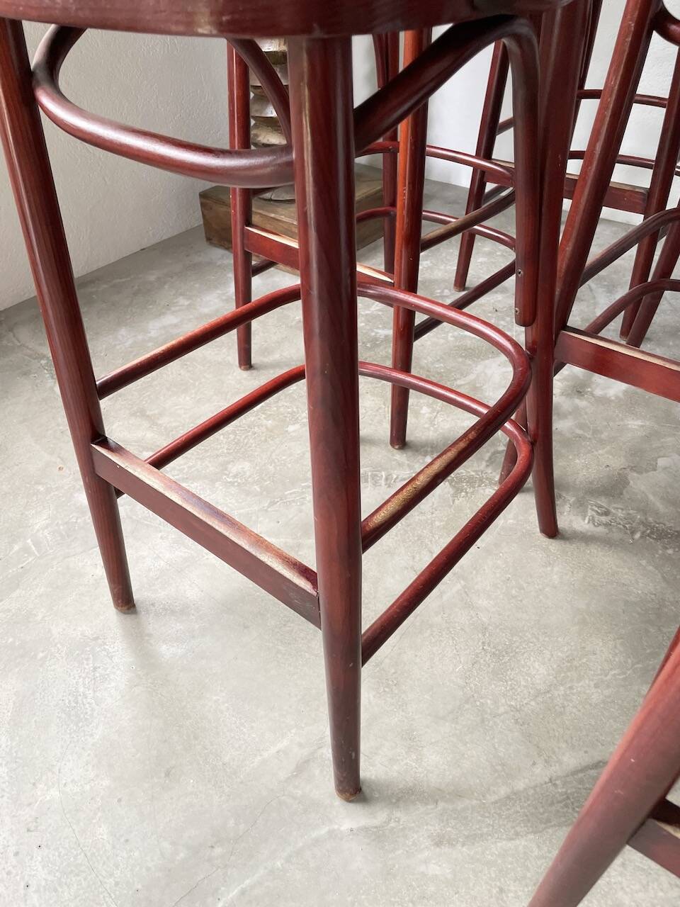 Set of 8 high bistro stools