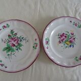 2 flat plates red flower faience Saint Clément