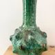 Vase en terre cuite verte