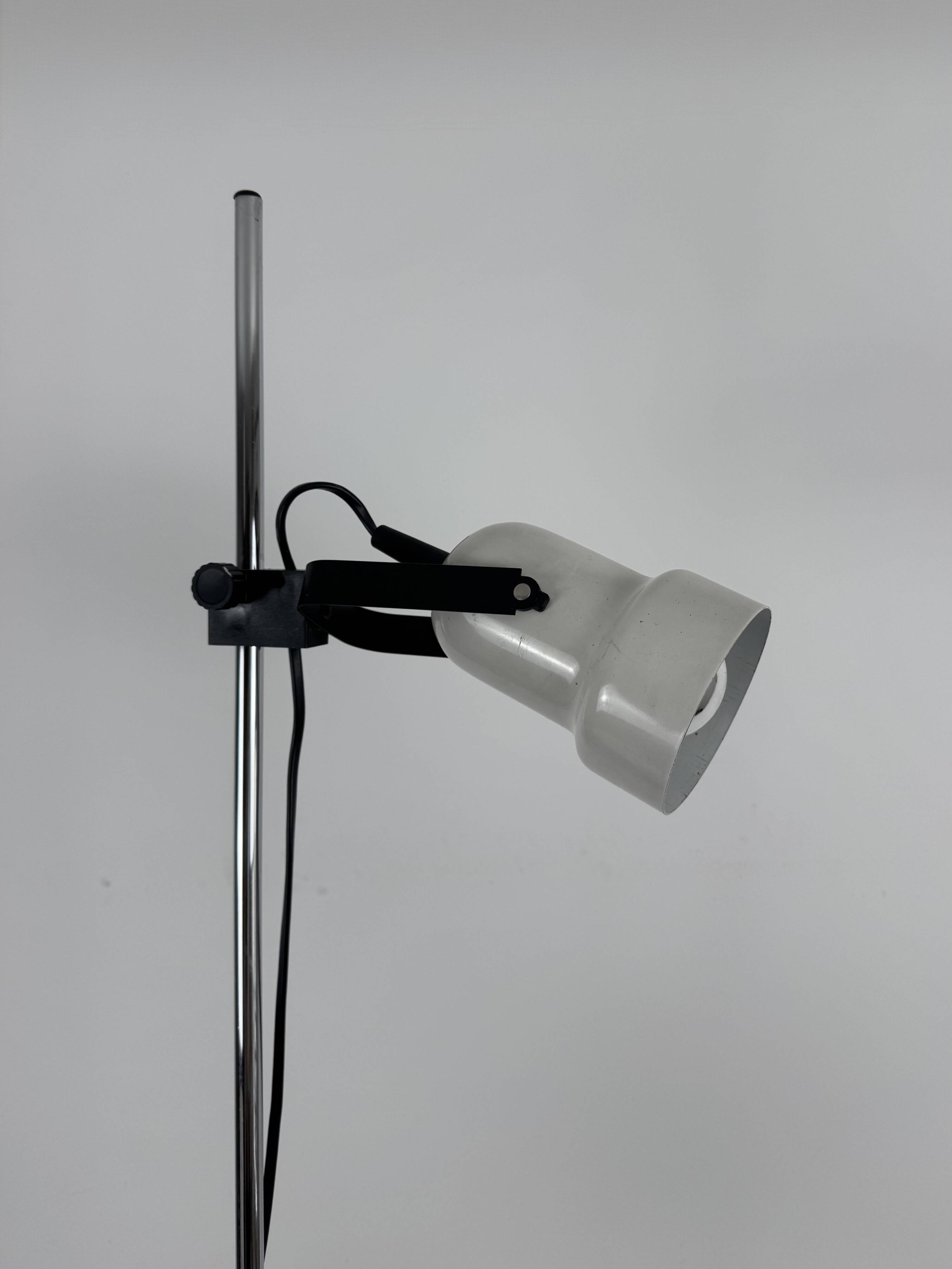 Vintage adjustable floor lamp, matte white lacquered metal and chrome, France 1970.