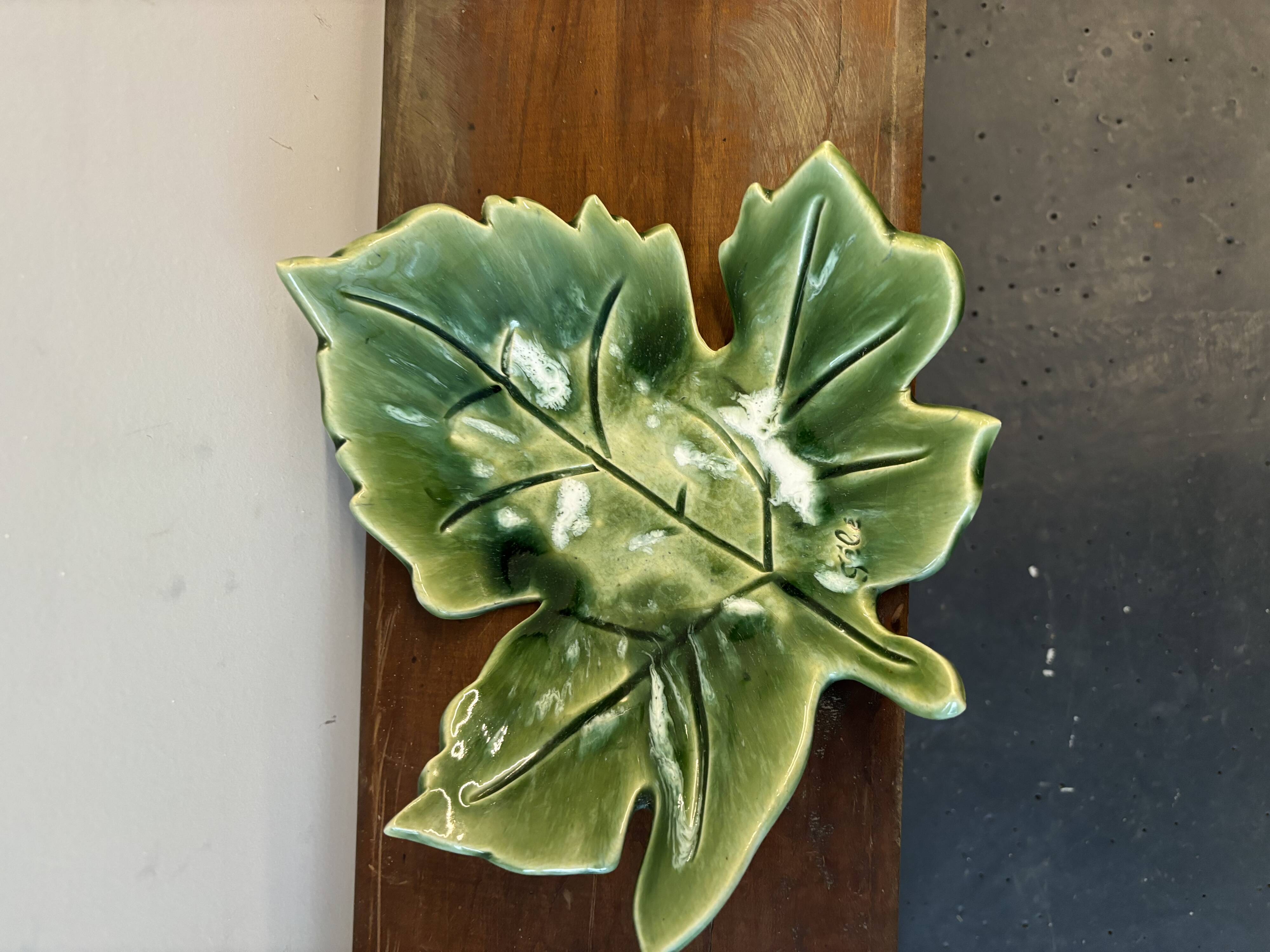 1960s leaf-shaped ceramic dish