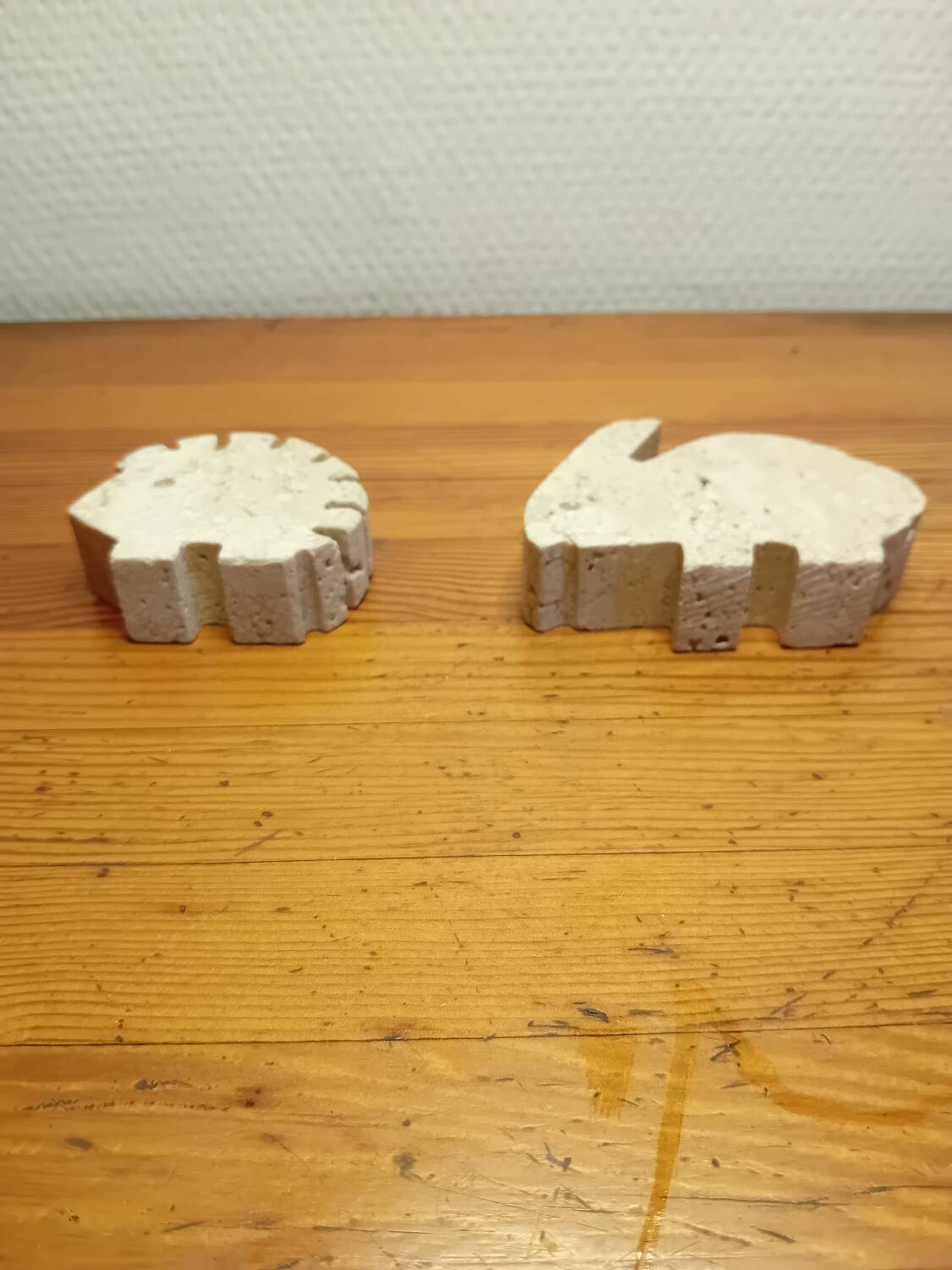 Fratelli Manelli 1970 travertine figurines