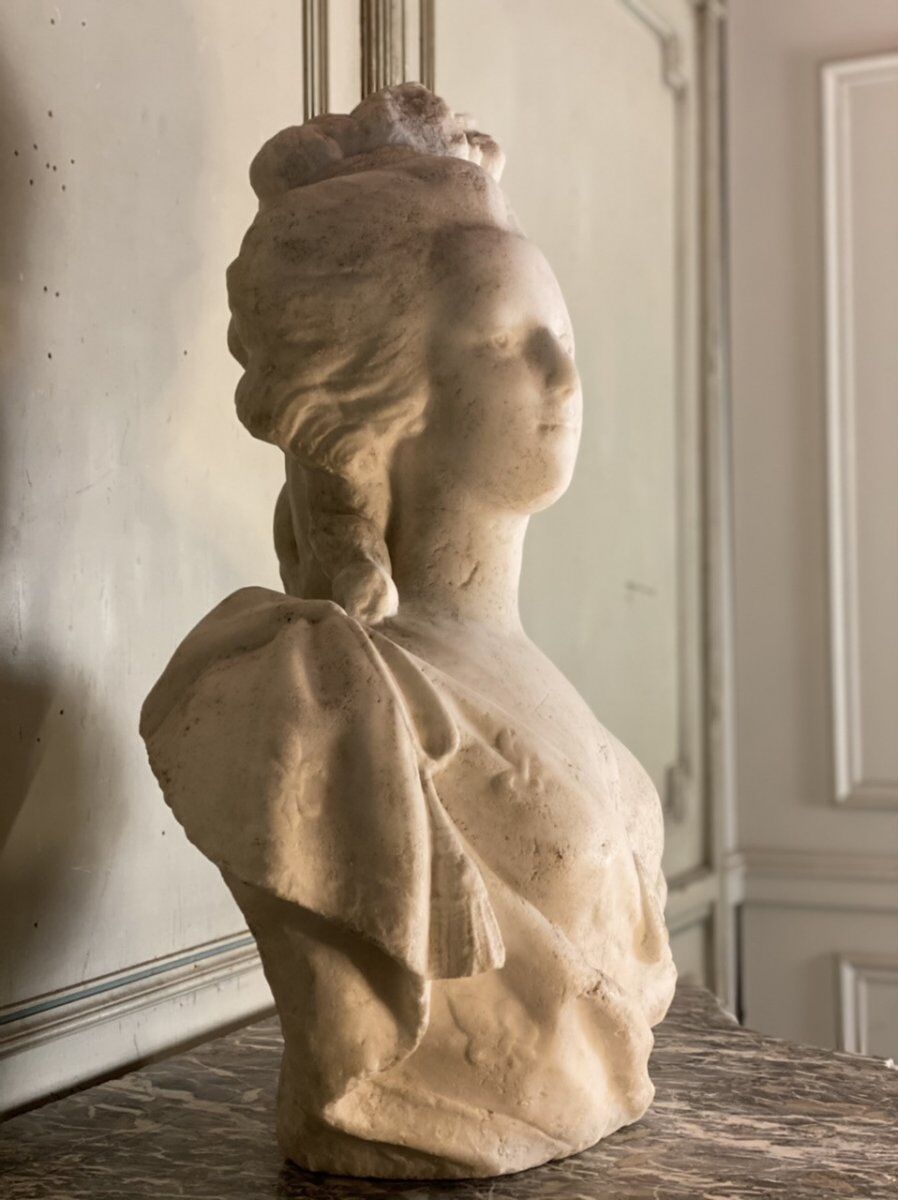 Marie-Antoinette, buste en marbre de Carrare