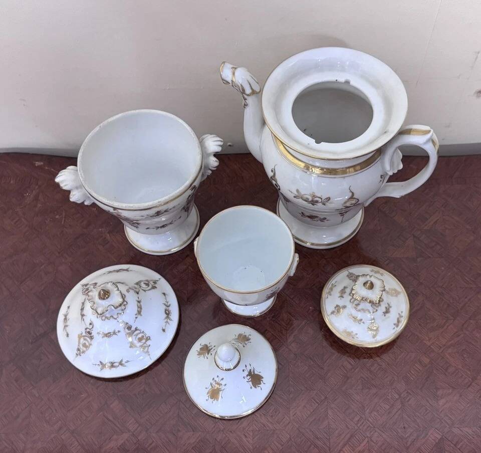 Limoges porcelain tea/coffee service – Maison Giraud, gold decoration – X