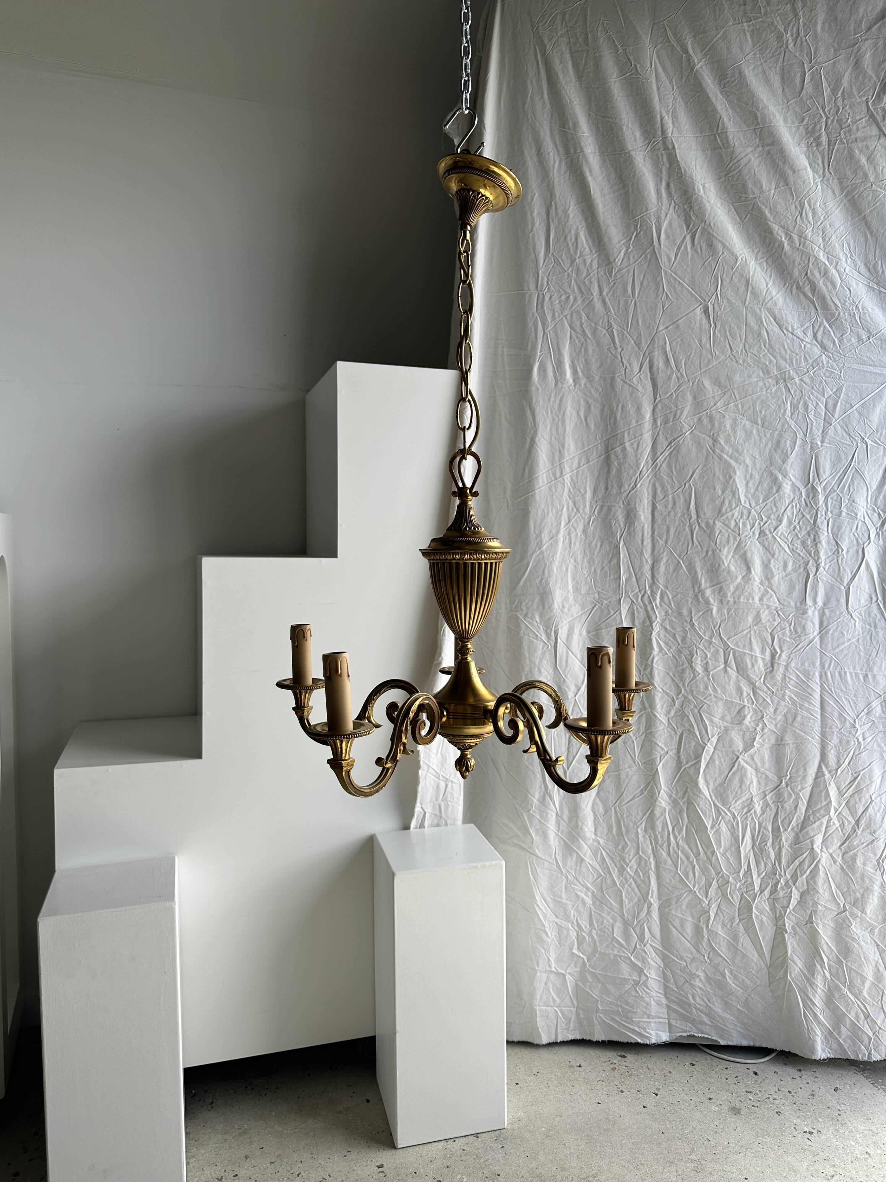 Classic 5-light gold chandelier