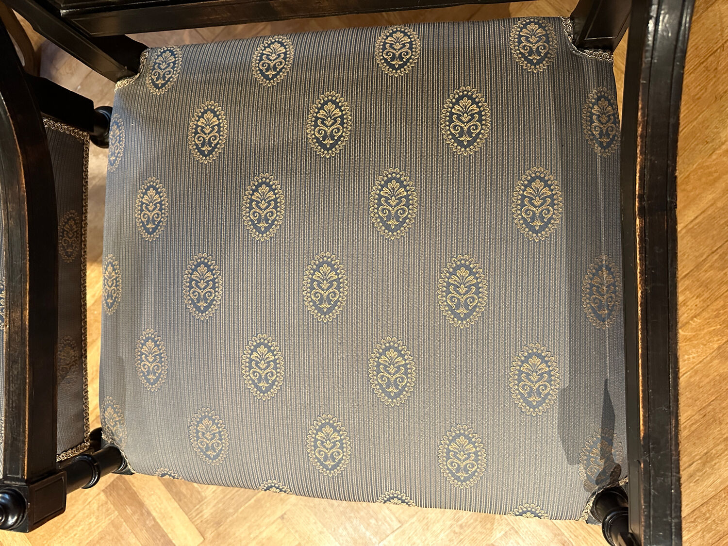 Paire de fauteuils victoriens