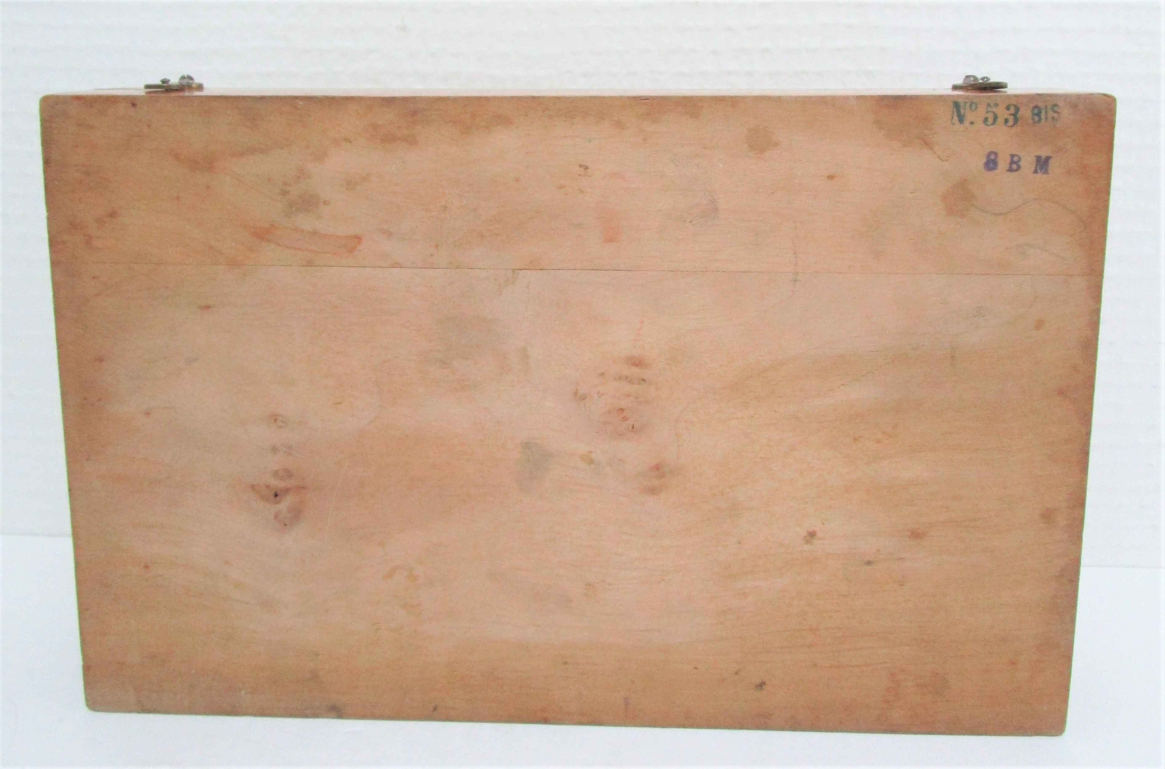 Early 20th-century bourgeois watercolor box