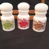 Complete spice rack with opaline pots