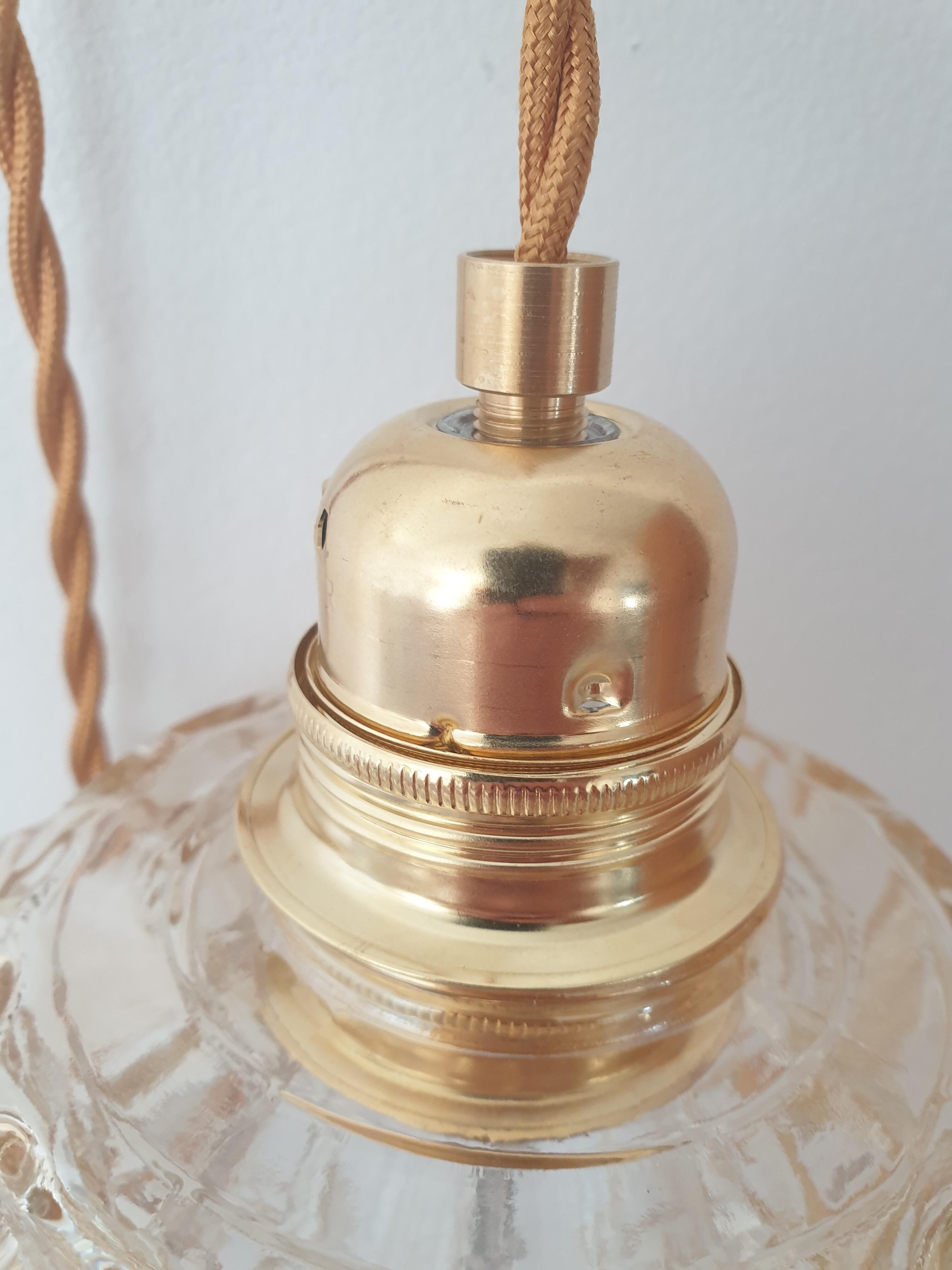 Chiseled glass hanging lamp