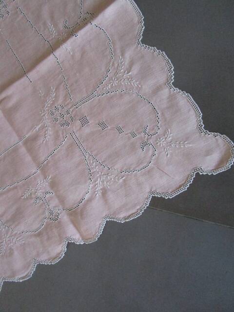 Antique embroidered tea tablecloth 116x116cm