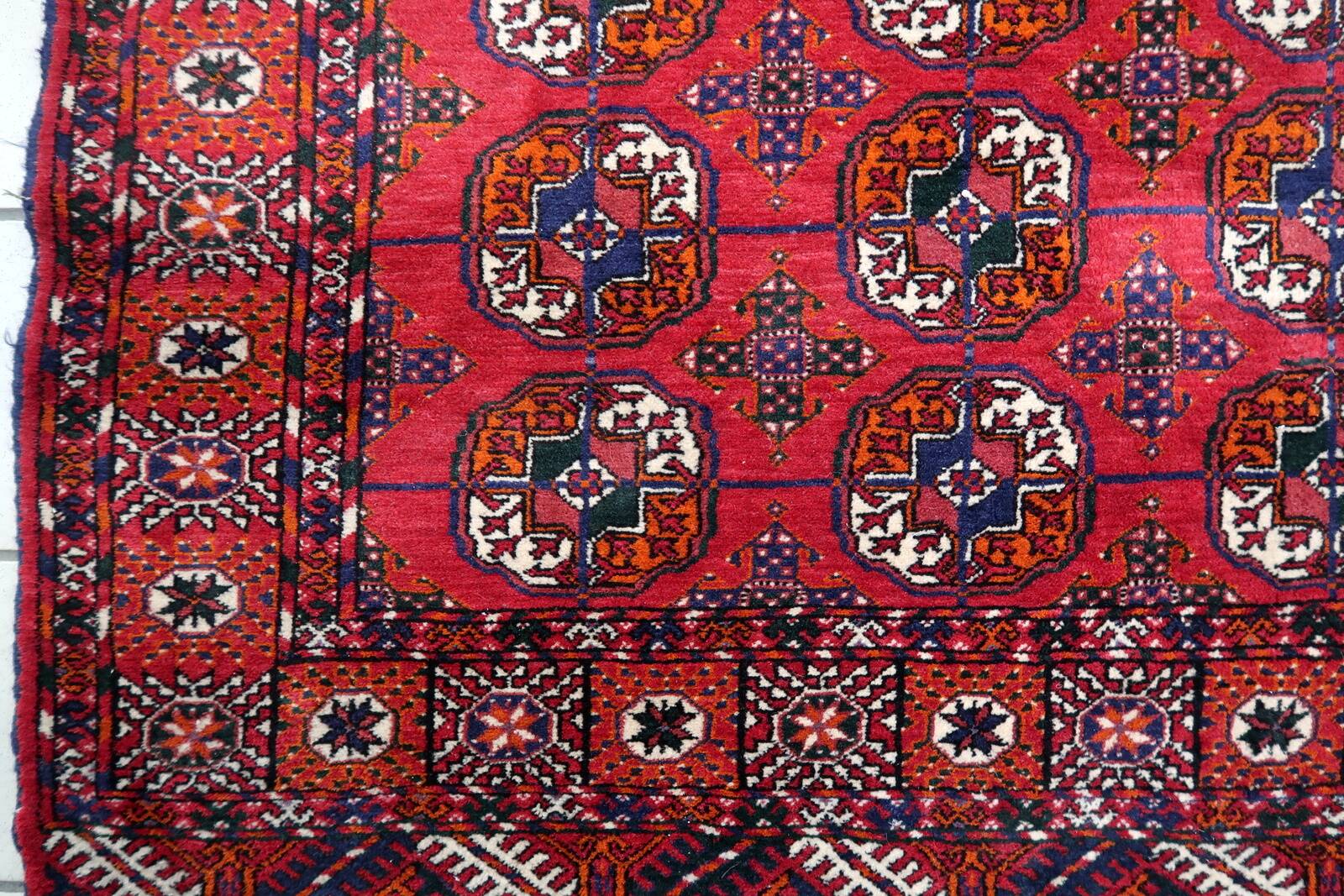 Tapis Vintage Tekke Turkmène Fait Main en Laine – Années 1960 – 126 x 188