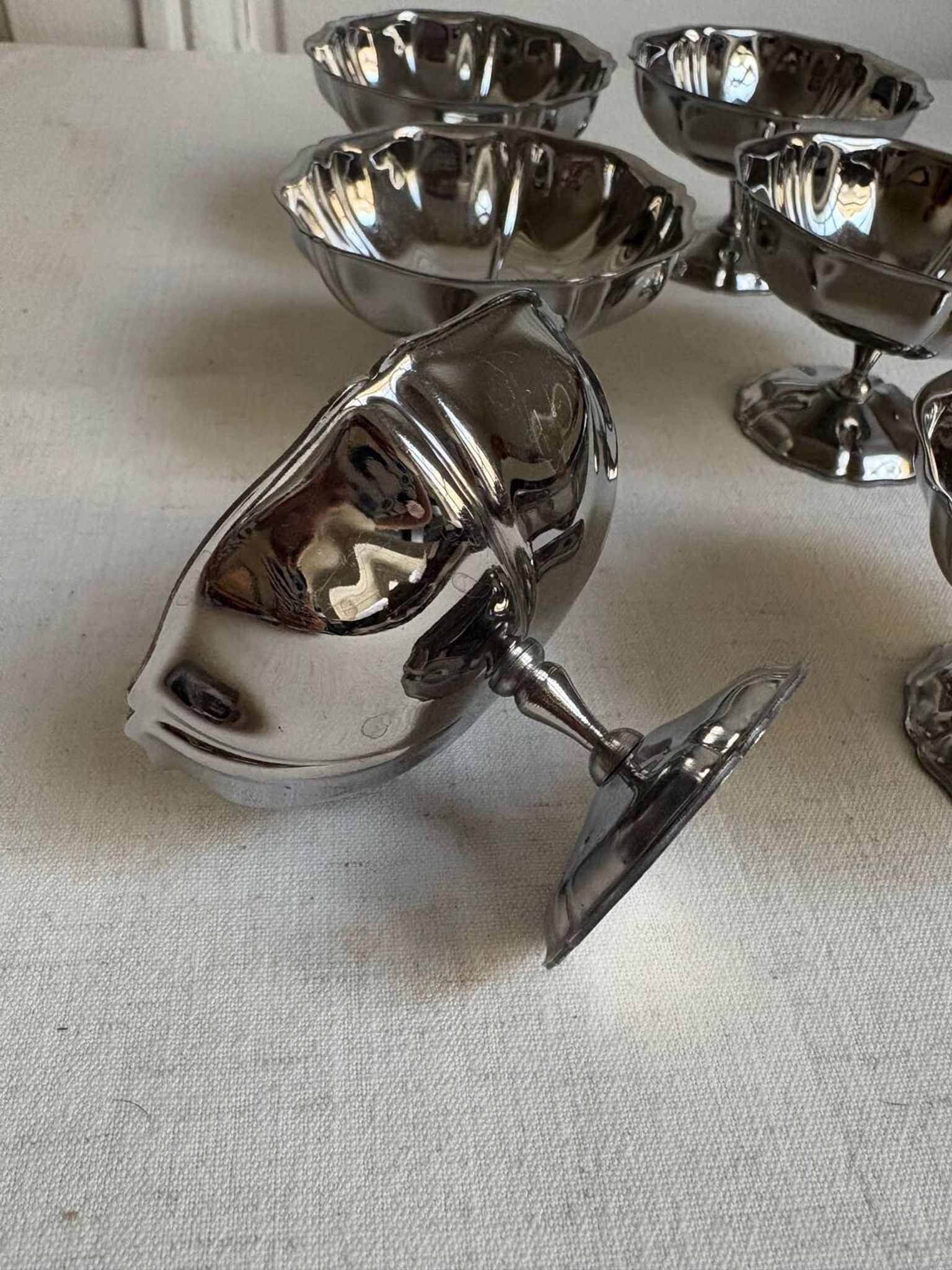 Set of 6 stainless steel ice cream bowls