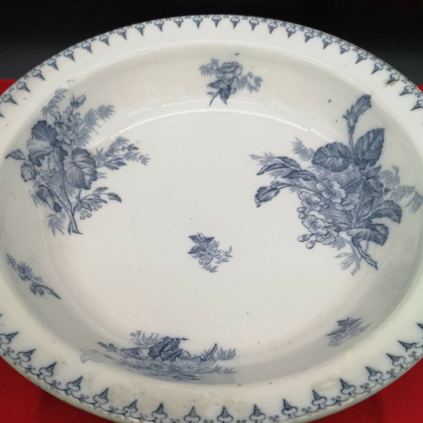 Earthenware dish Sarreguemines model Flora