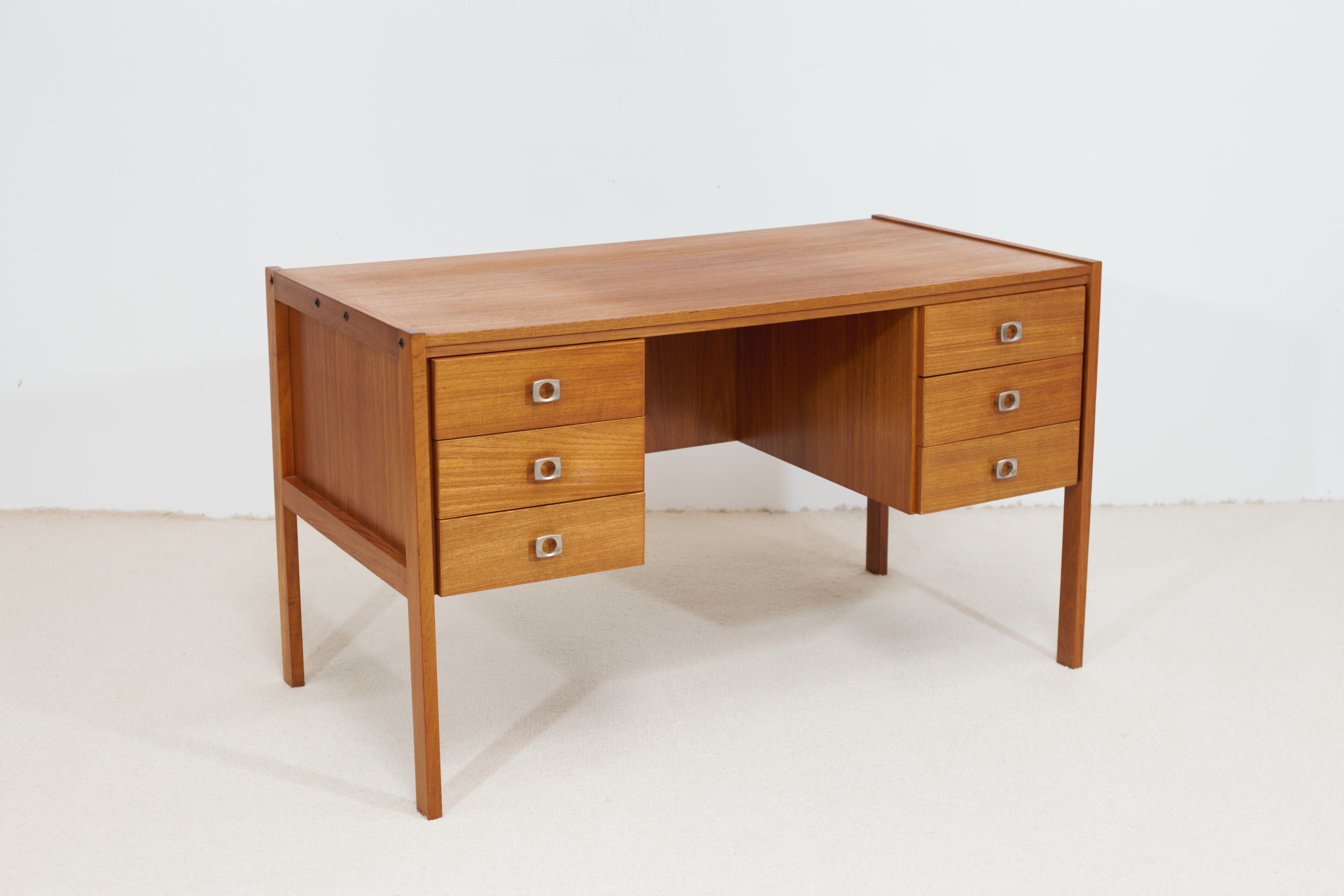 Danish office in teak