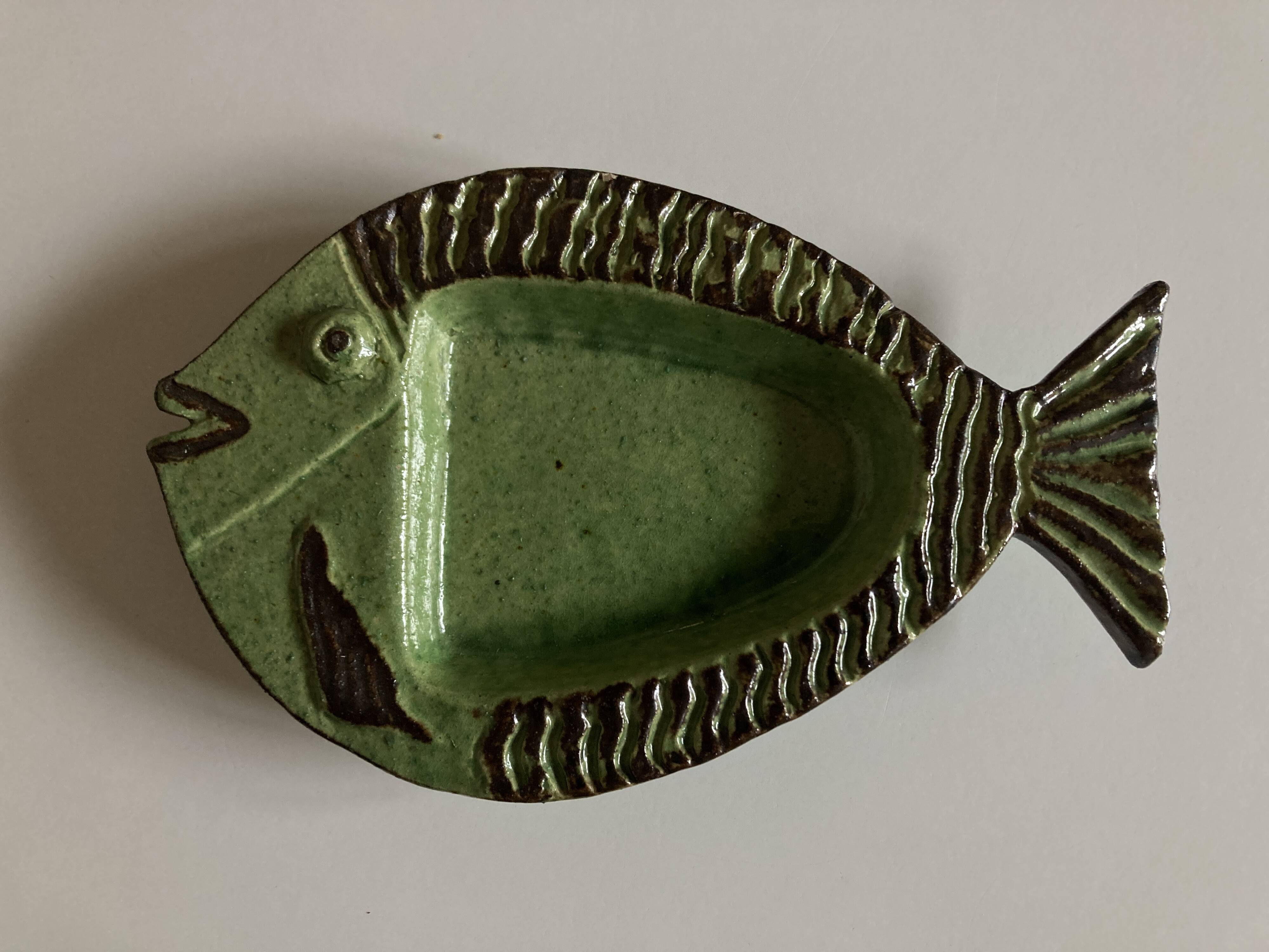 Small fish dish in glazed earthenware Dieulefit 1960