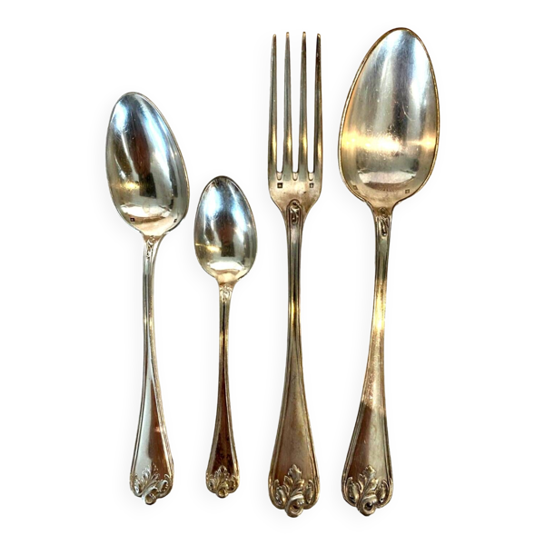 Ménagère de style Louis XV en métal argenté XX siècle