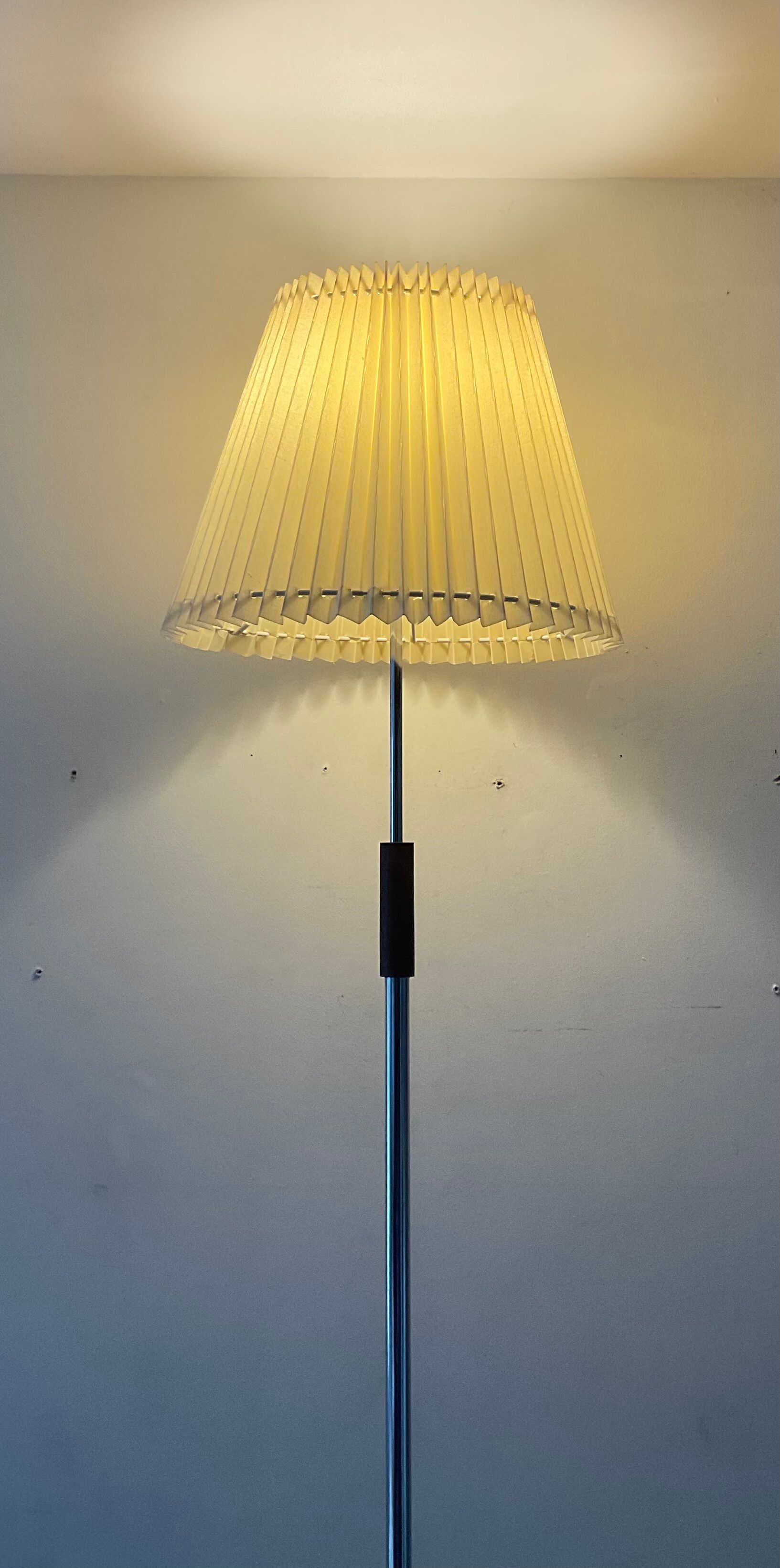 1970s floor lamp in metal and teak