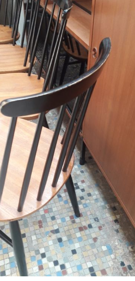 Lot of 4 vintage chairs