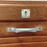 Double curtain cabinet