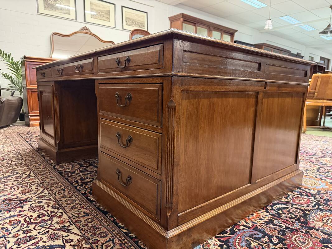 Large English Eichholtz Desk Partnerdesk