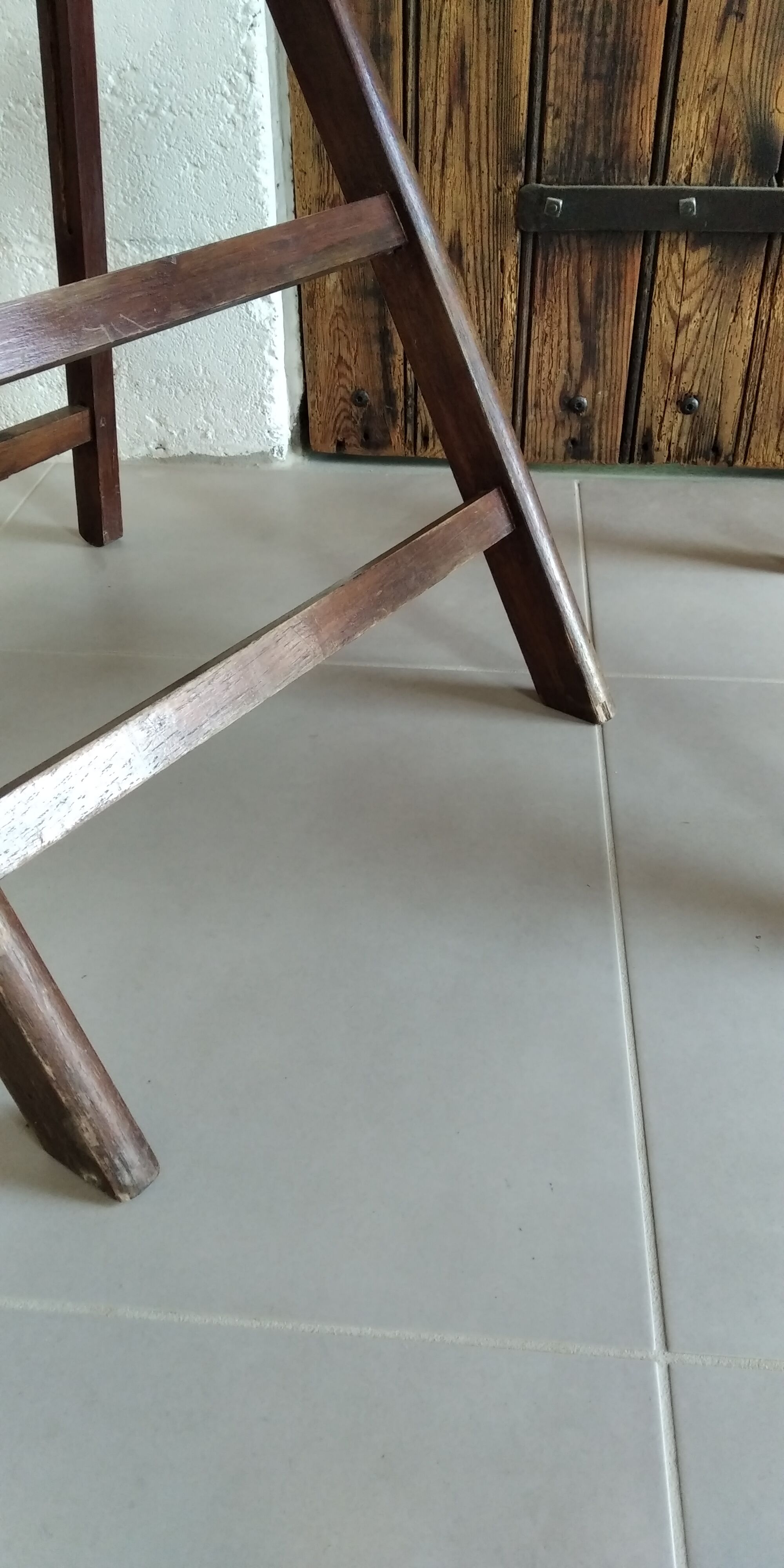 Pair of folding chairs wicker cané