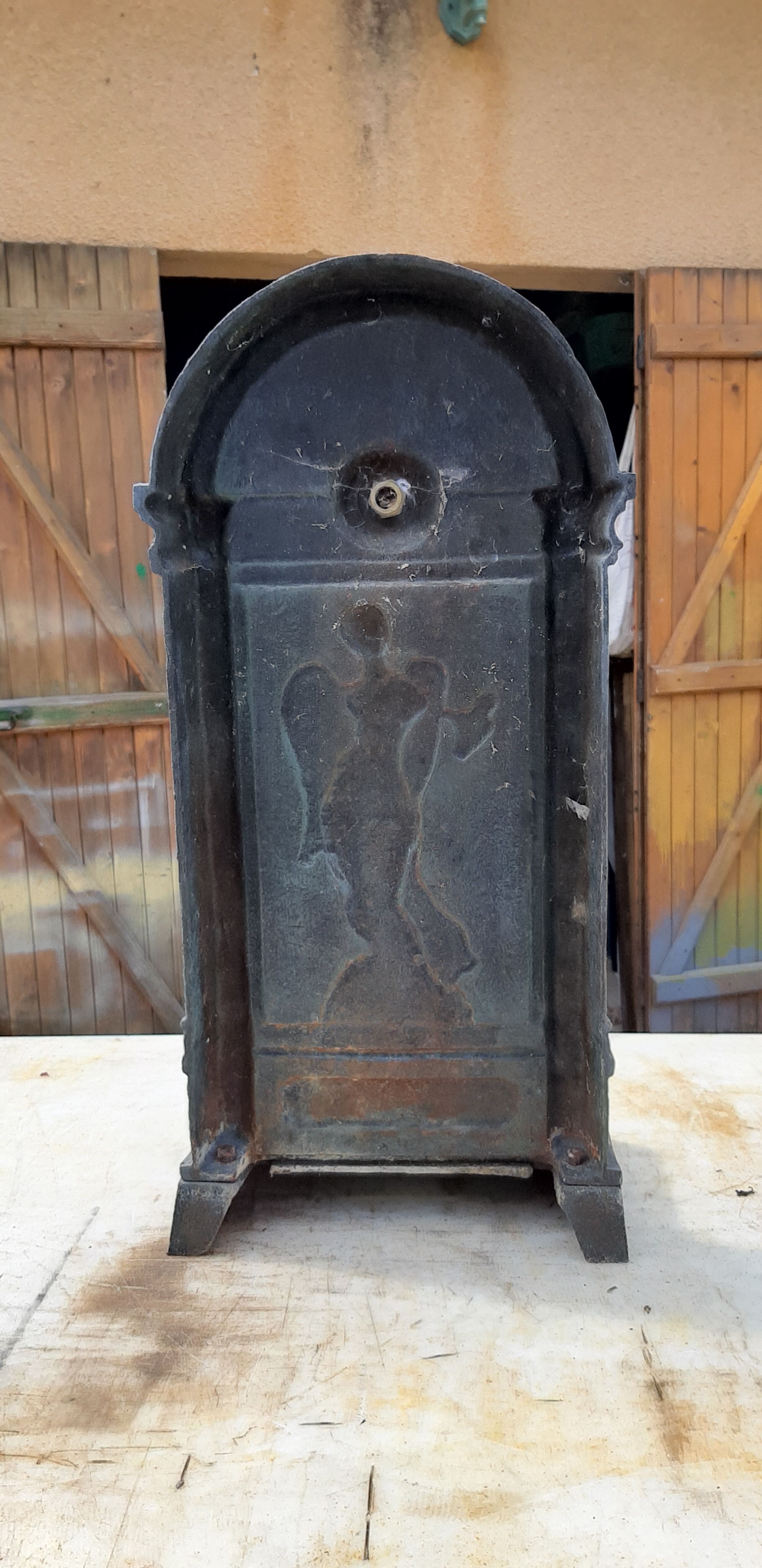 Cast iron fountain