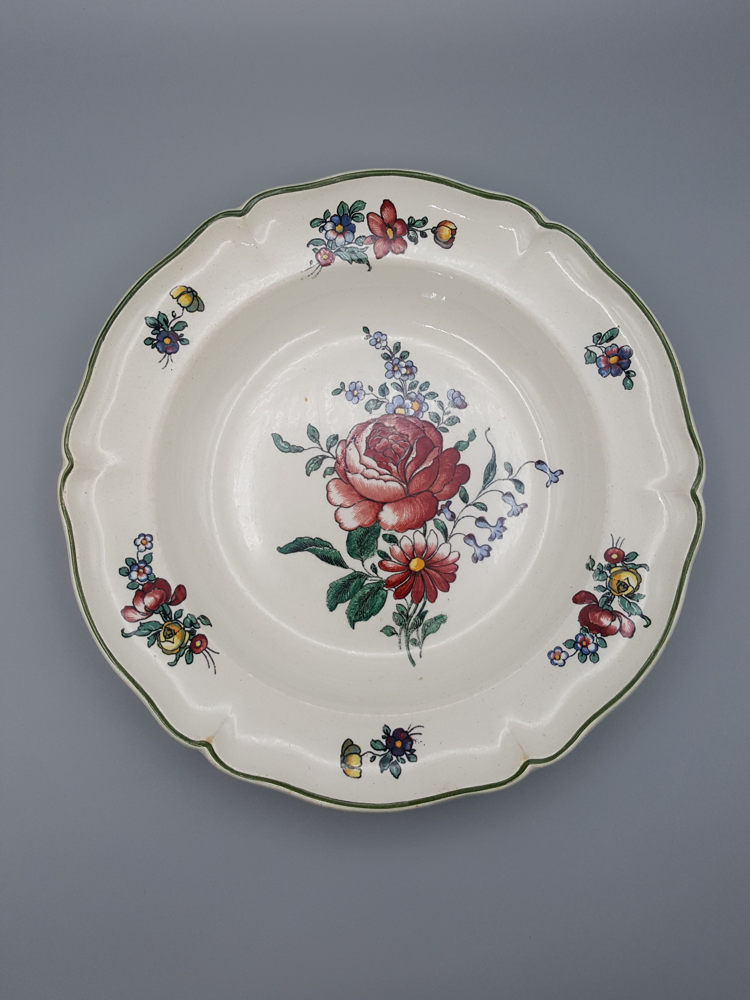 Series of 5 hollow plates Villeroy and Boch décor Mettlach flowers