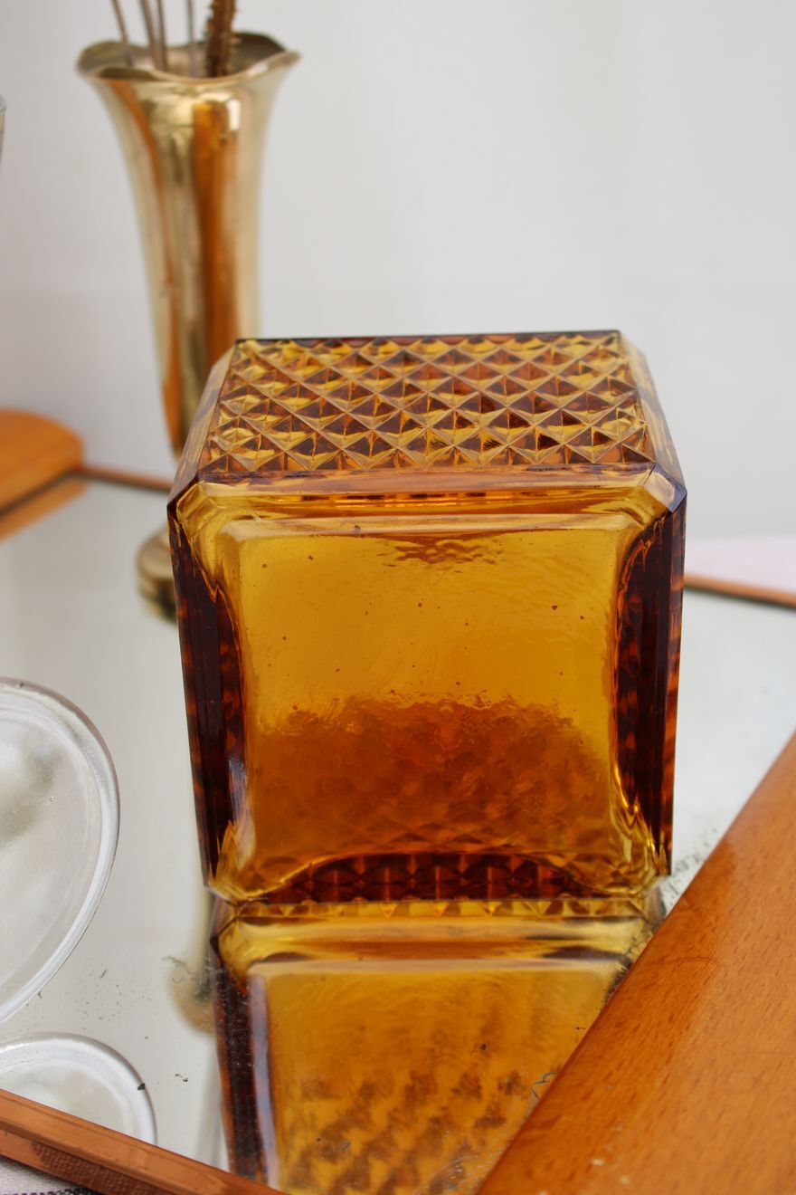 Glass decanter