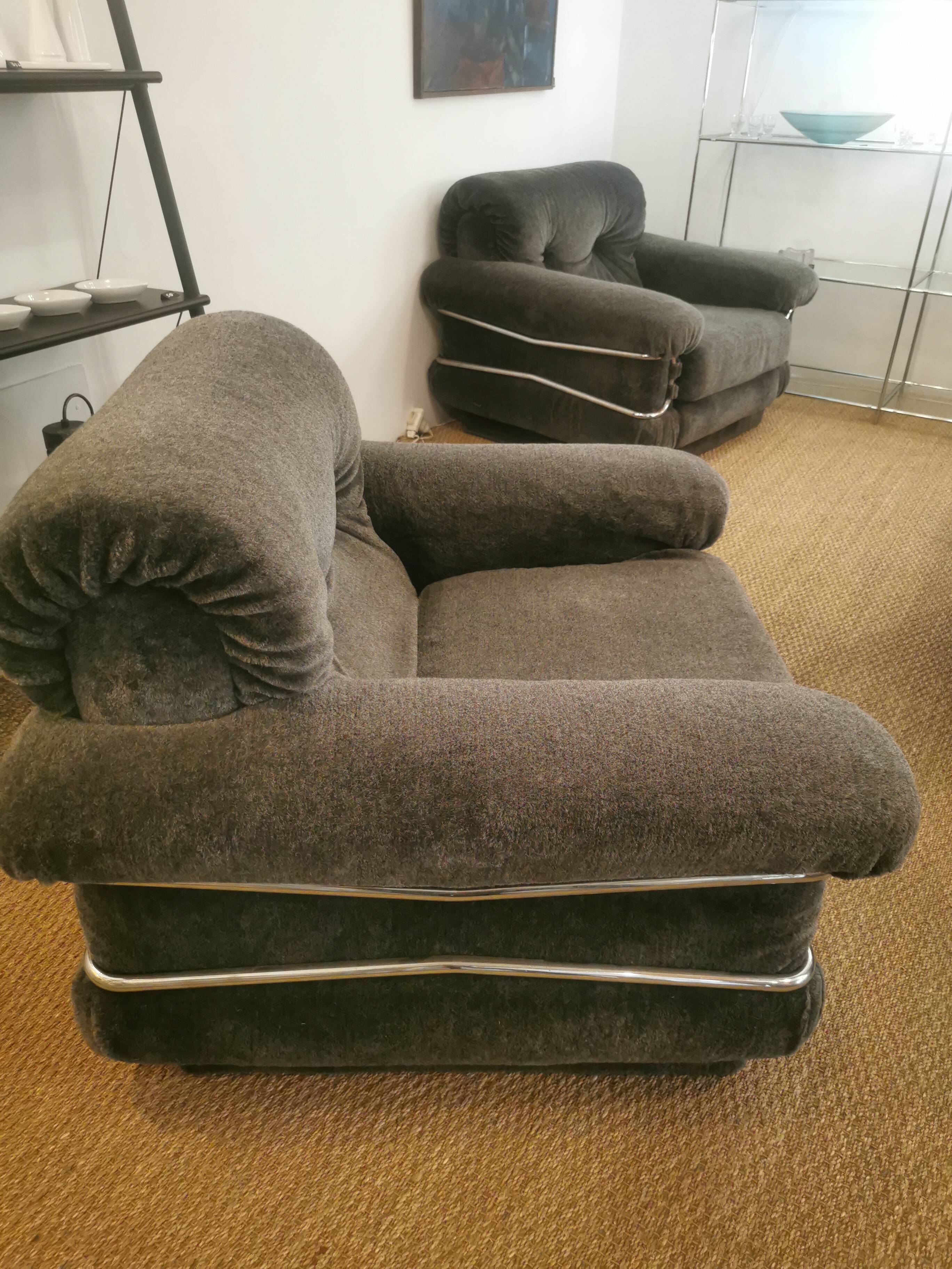 Pair of vintage italian design armchairs from the 70s