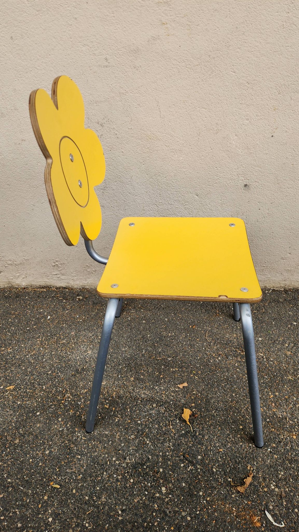 Vintage design children's chair - Agatha Ruiz de la Prada x Amat - Yellow and grey