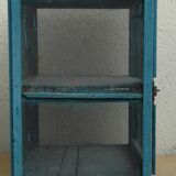 Old wooden eating guard (h 48cm)