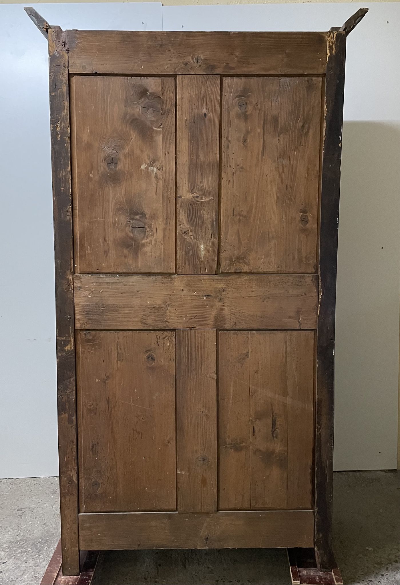 Armoire en noyer d'époque XIX ème
