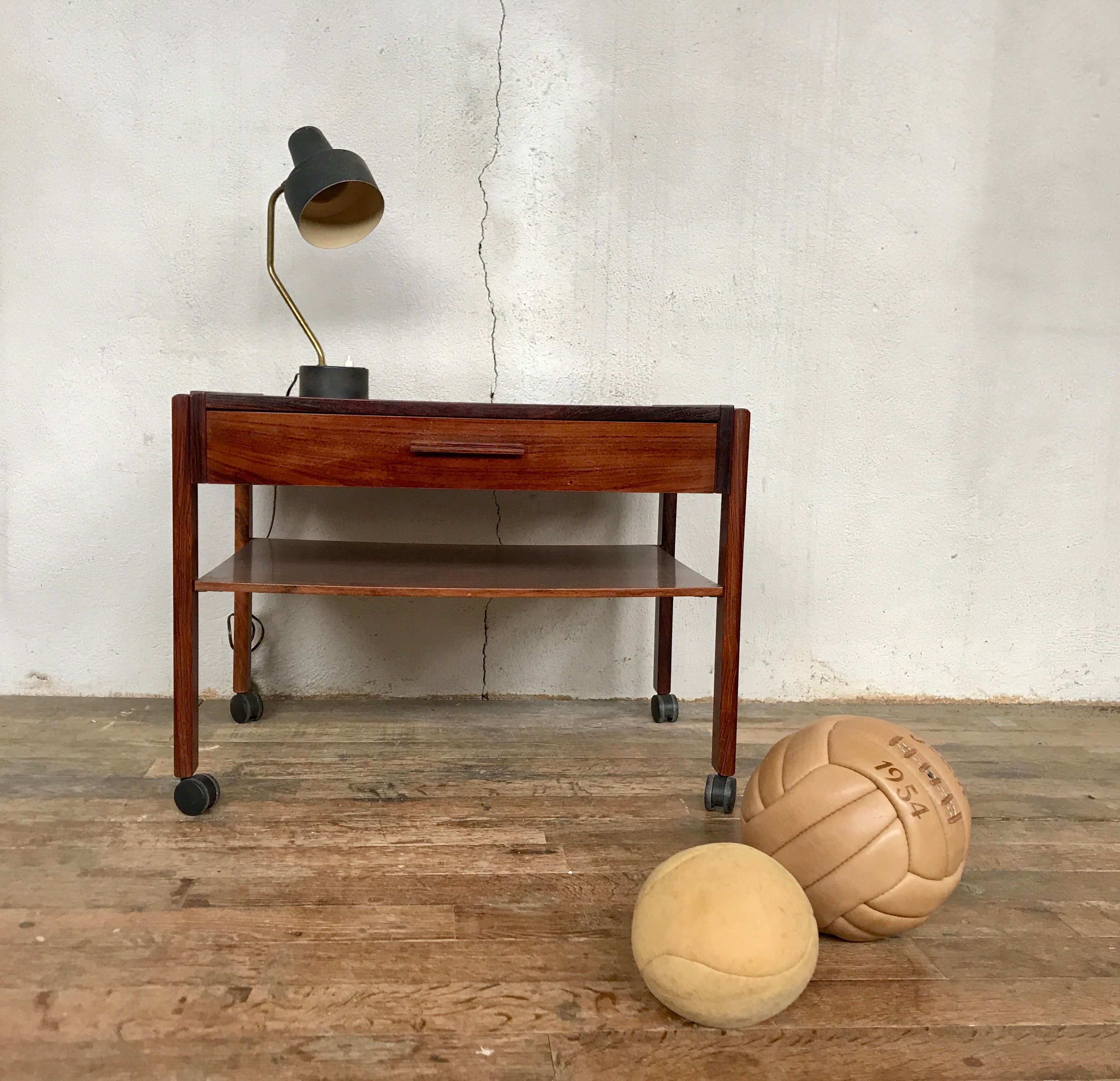 Meuble vintage - scandinave en palissandre sur roulette 1960