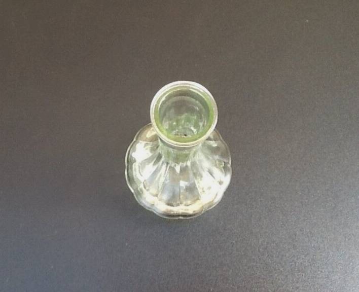 1970s Vase / Soliflore with body on shower stand Transparent glass