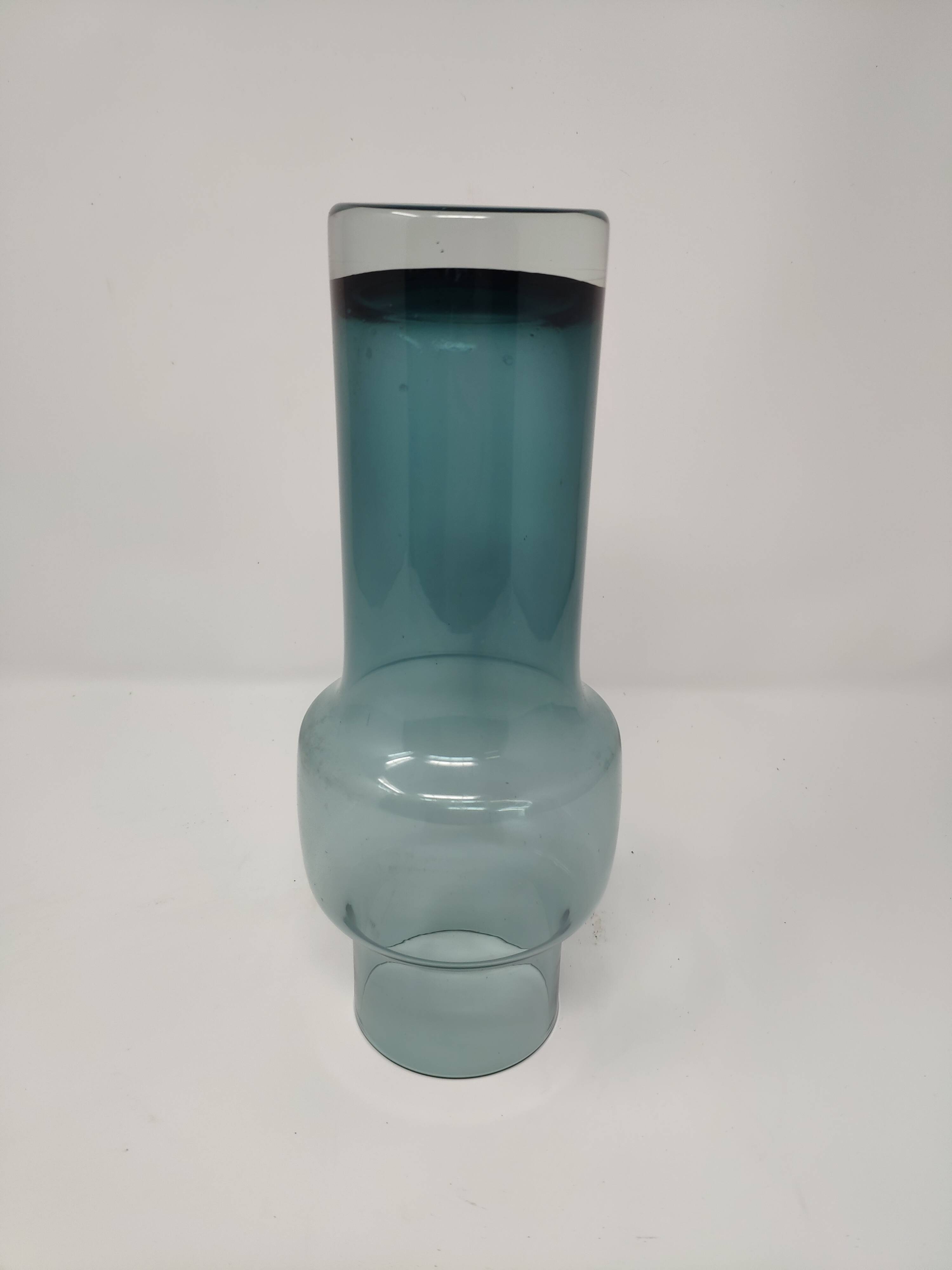 Vase vintage bleu en verre