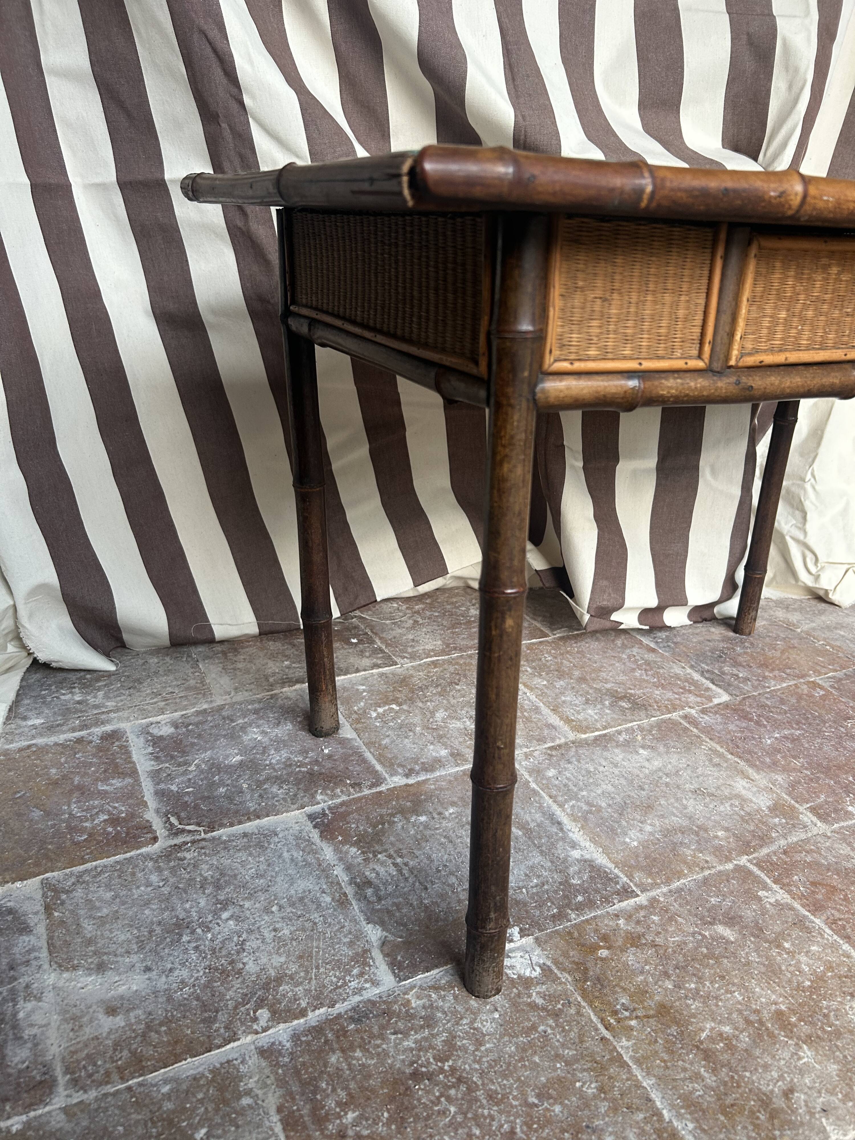 Mid-20th century coffee table