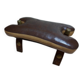 Tabouret ottoman en cuir de style brutaliste, selle de chameau bédouin, années 1970.