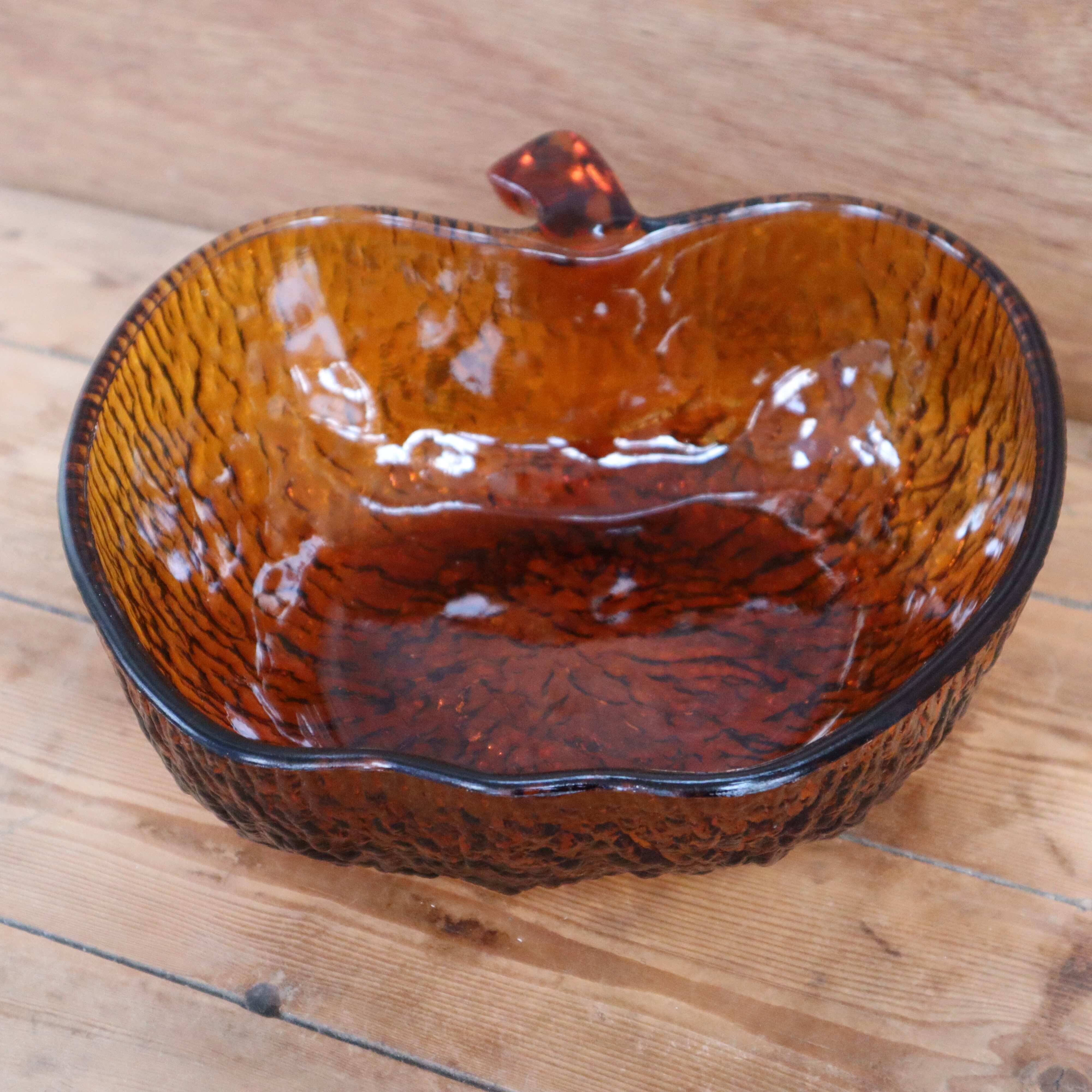 Fruit bowl and its 6 amber bowls from the 70s