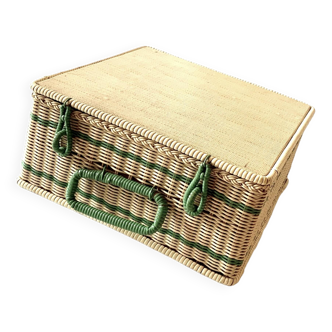 Vintage picnic basket in scoubidou and wood